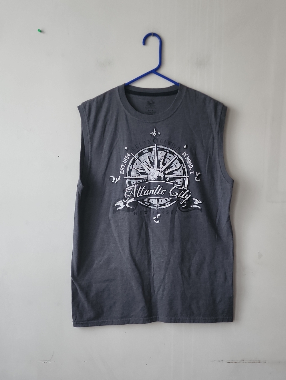 Fruit of the Loom Atlantic City Graphic Muscle Tee - Gray. New Without Tag
